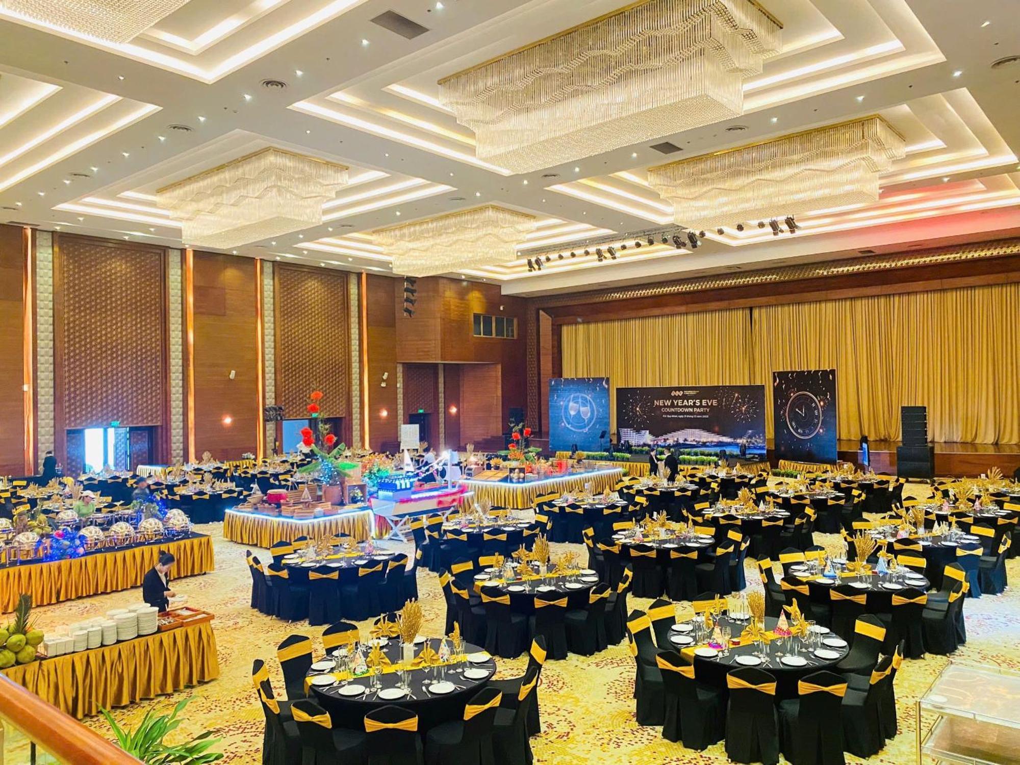 Flc Luxury होटल